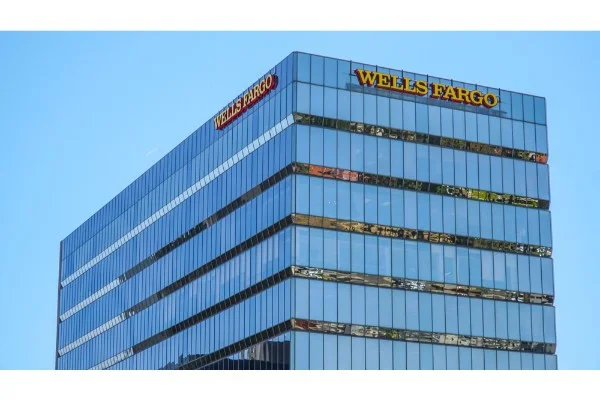 California Court Grants Wells Fargo Loan Officers Class Action in Pay Dispute.jpg
