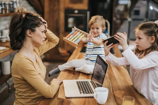 https://images.squarespace-cdn.com/content/v1/55aeb0cbe4b0bea3566805d2/1596177148645-N1GVJ5D0XHXN1PG7QGTV/California%2BMom%2BWorking%2Bfrom%2BHome%2BClaims%2BEmployer%2BFired%2Bher%2Bfor%2BNoisy%2BKids.jpg