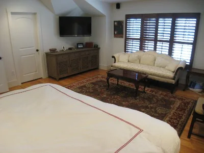 282 CBD Upstairs Master BR1b.JPG