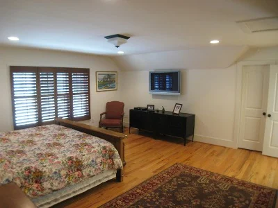 282 CBD Upstairs Master BR2.JPG