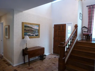54 Circle Ct Foyer.JPG