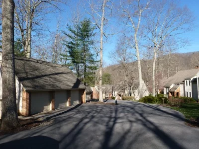 54 Circle Ct Garage.JPG