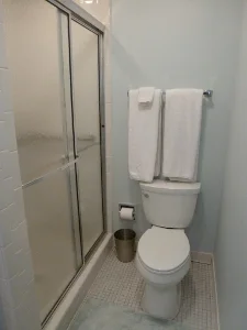 54 Circle Ct MBR Bath3.JPG