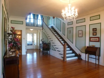 515 Luke Mtn Foyer.JPG