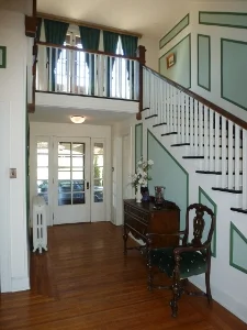 515 Luke Mtn Foyer3.JPG