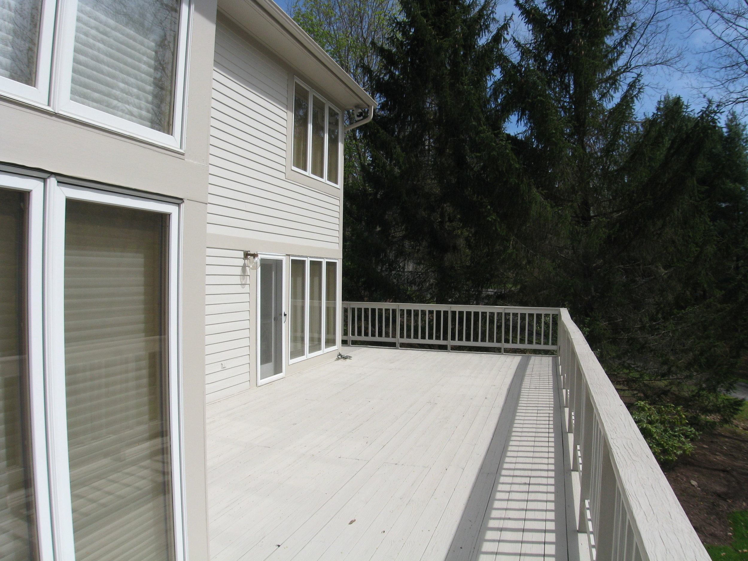 East side view deck 