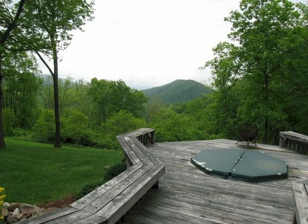 Outdoor Hot Tub 08.jpg
