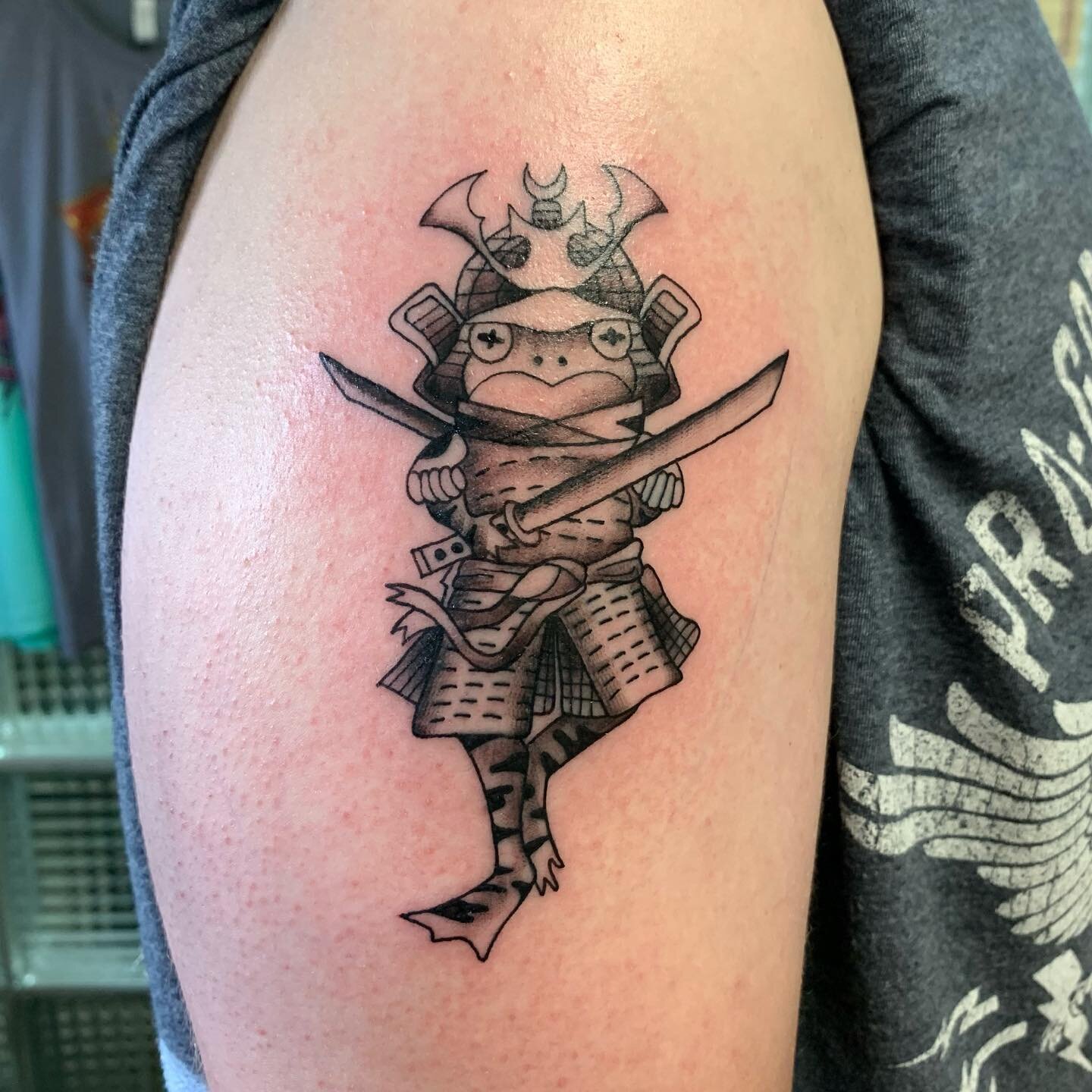 First tattoo? Samurai Frog? Huge thanks to someone off the grid 🐸 
.
.
.
#samurai#frog#black#traditional#pattern#traditionaltattoo#reaper#tattoo#artist#inktherapy#sketchbook#art#tattoos#apprentice#rollingtattoo#uw#wyoming#laramie#flash#flashtattoo#t