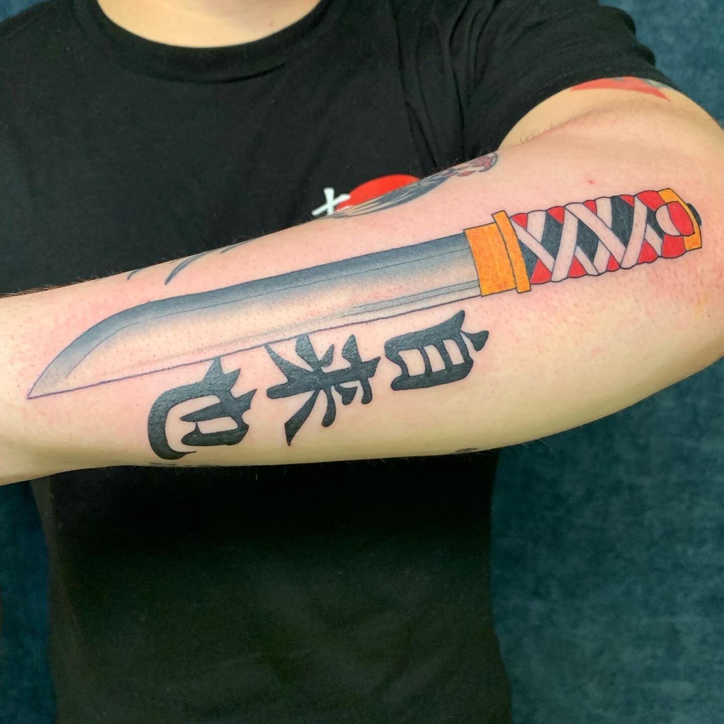 Can&rsquo;t beat a tanto tattoo! Big thanks to my man with the big forearms @the_dude48 
.
.
.
#tanto#Japanese#trad#tattoo#sketch#sketching#sketchbook#art#tattoos#rollingtattoo#uw#wyoming#laramie#flash#flashtattoo#tattoo#design#color#ink#fusionink#co