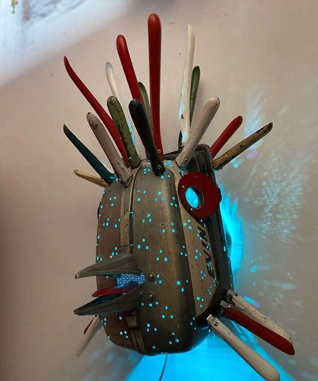 Just give up. Your hair will never be as pretty as Silkie&rsquo;s. #stevebormesartlighting #motorhead #chickensofinstagram #chickens #silkiechicken #outsiderart #perfecthair #freerange #lit #coopedup