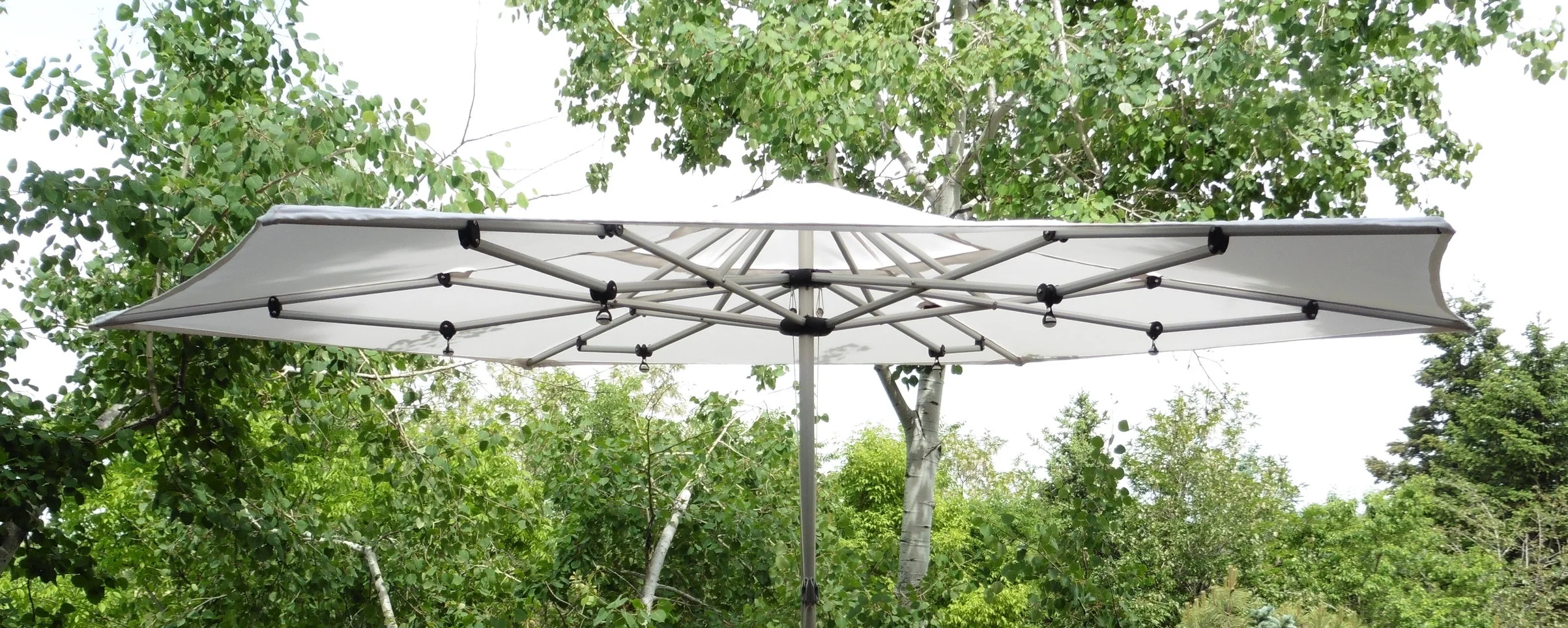 ARTiculatedshade 13 ft compact umbrella - open.JPG