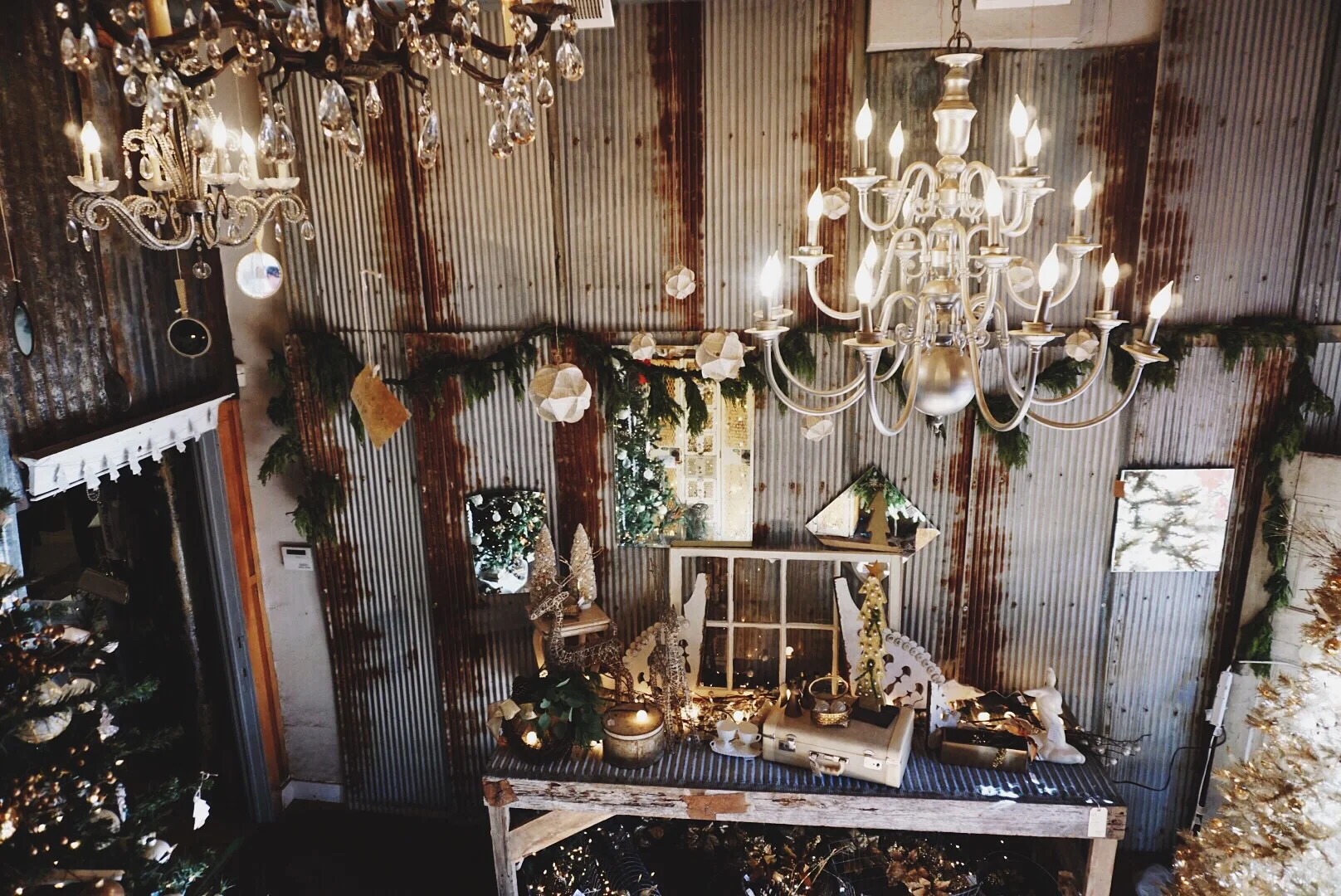 The entrance at Bella Patina did NOT hold back this month! December is definitely the prettiest First Friday of the year. 