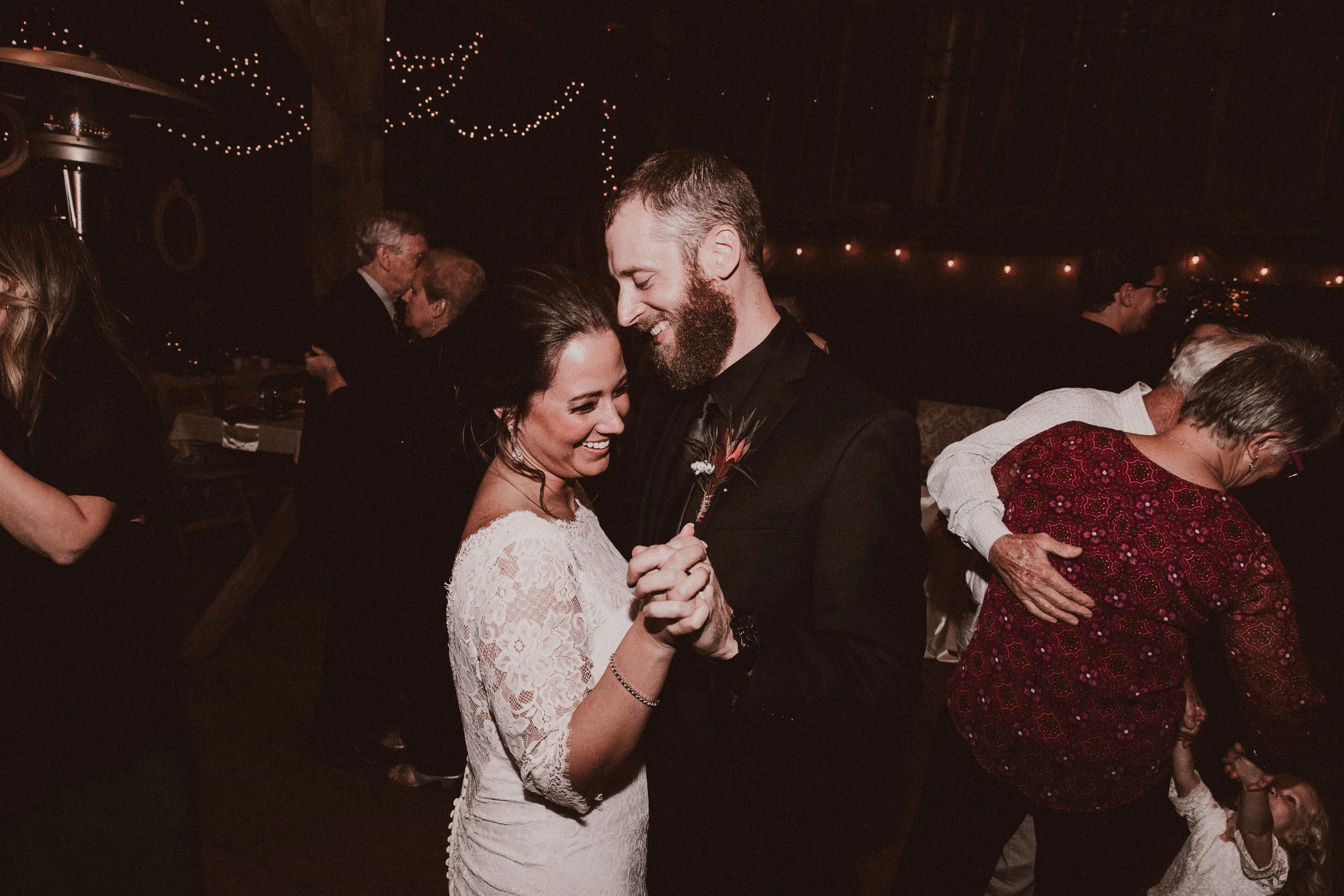 BUTLER, PA WEDDING PHOTOGRAPHER - 5W7A7571.jpg