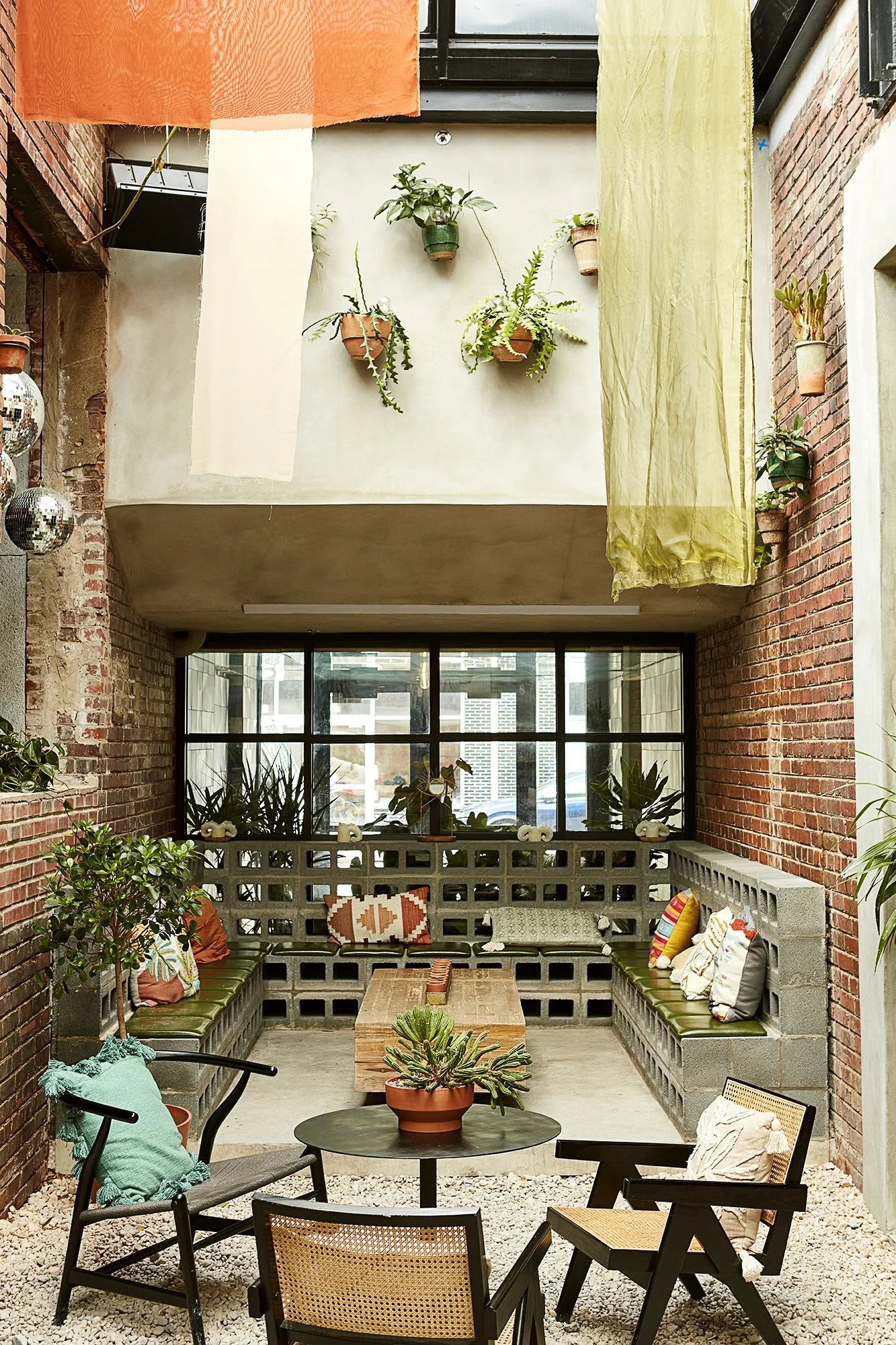 Atrium_001.jpg