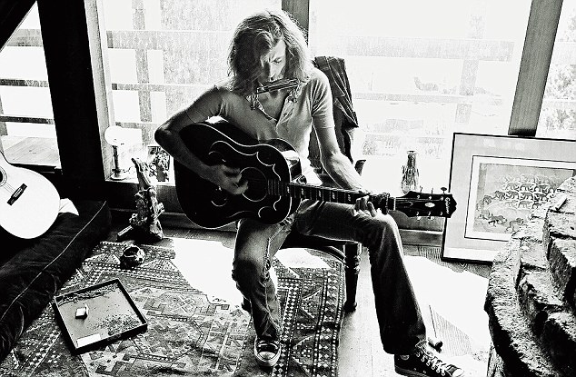 Graham Nash in his very, very fine house