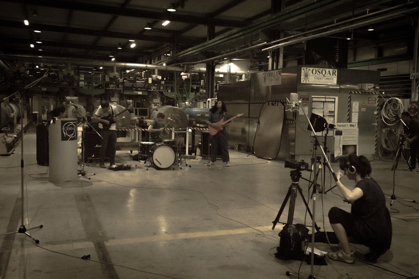 Deerhoof plays for Ex/Noise/CERN in SM-18 (Image: Marine Bass/CERN)