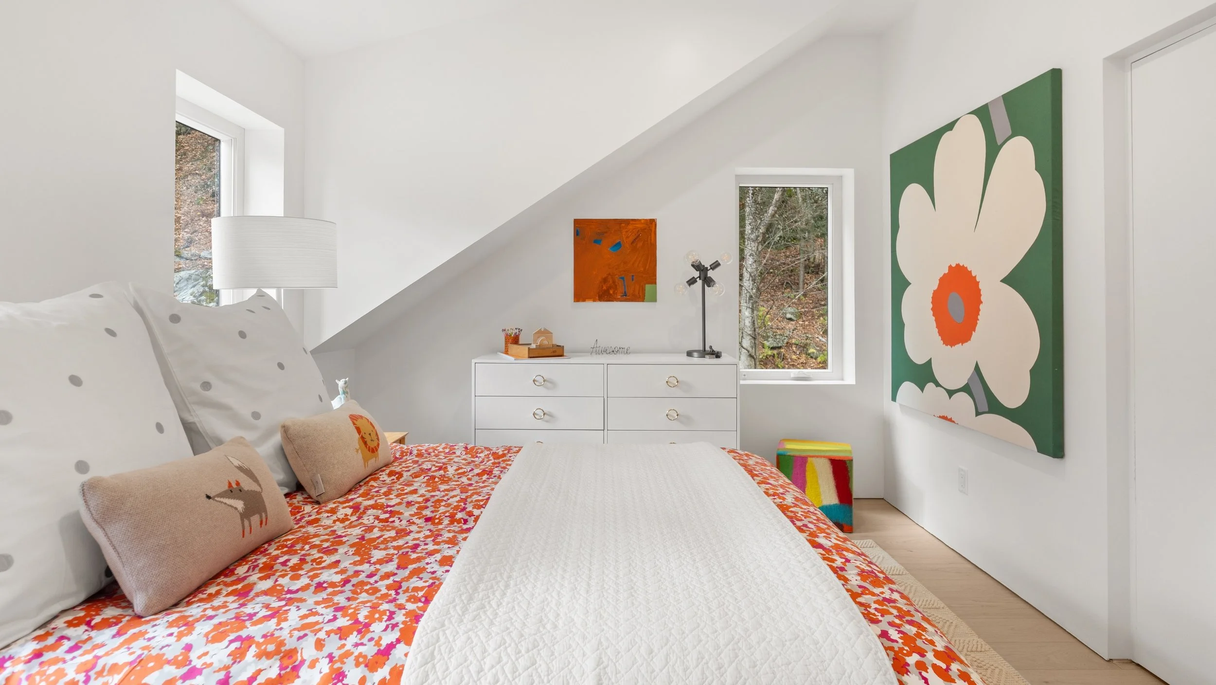 40 East Alford Rhonda Cyr child room