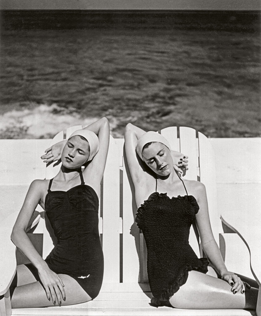 Twins-at-the-Beach-Nassau-1949.-Photograph-by-Louise-Dahl-Wolfe.-Collection-Staley-Wise.jpg
