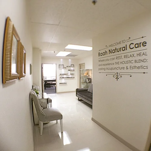 Acupuncture treatment room at Raah Acupuncture Koreatown Los Angeles