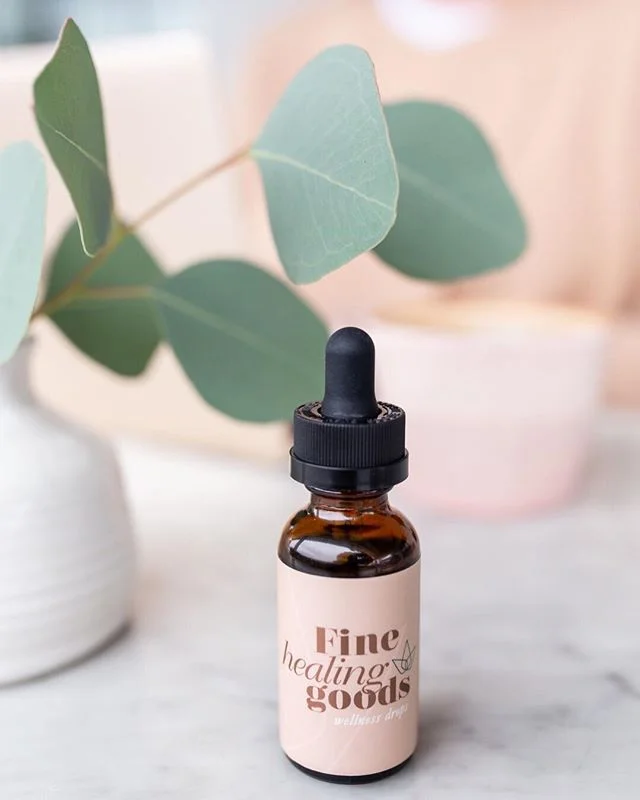 Have you ever tried to take your own product photos? It's not as easy as you thought...huh?
.
Recently, I've found myself working with more female entrepreneurs who need great photos of their products to share their brand with their ideal customers..