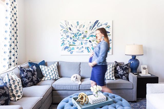 I'm always so inspired when I get to photograph clients in their own houses. Y'all won't be surprised to learn that these ladies have some amazing style!
.
Case-in-point: how beautiful is @lizleewhite&rsquo;s home? We took these shots to showcase Liz