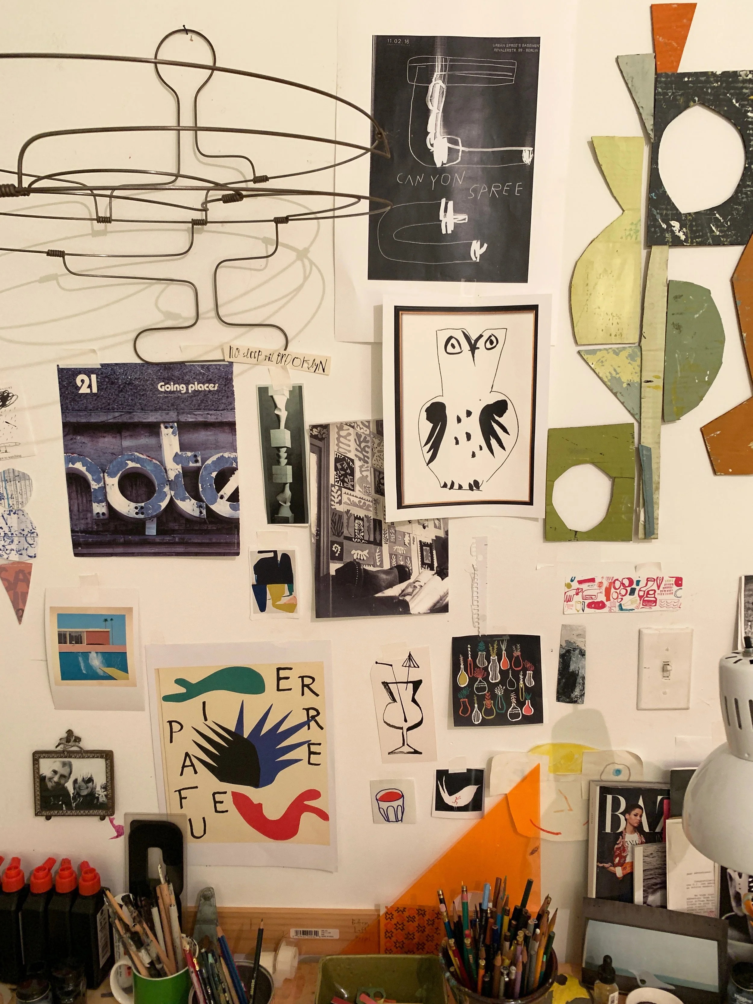  STUDIO VIBES, the wire piece above was a gift from from sculpture, Roger Stevens - it’s a beauty, it’s now has a place in my living room.  . 