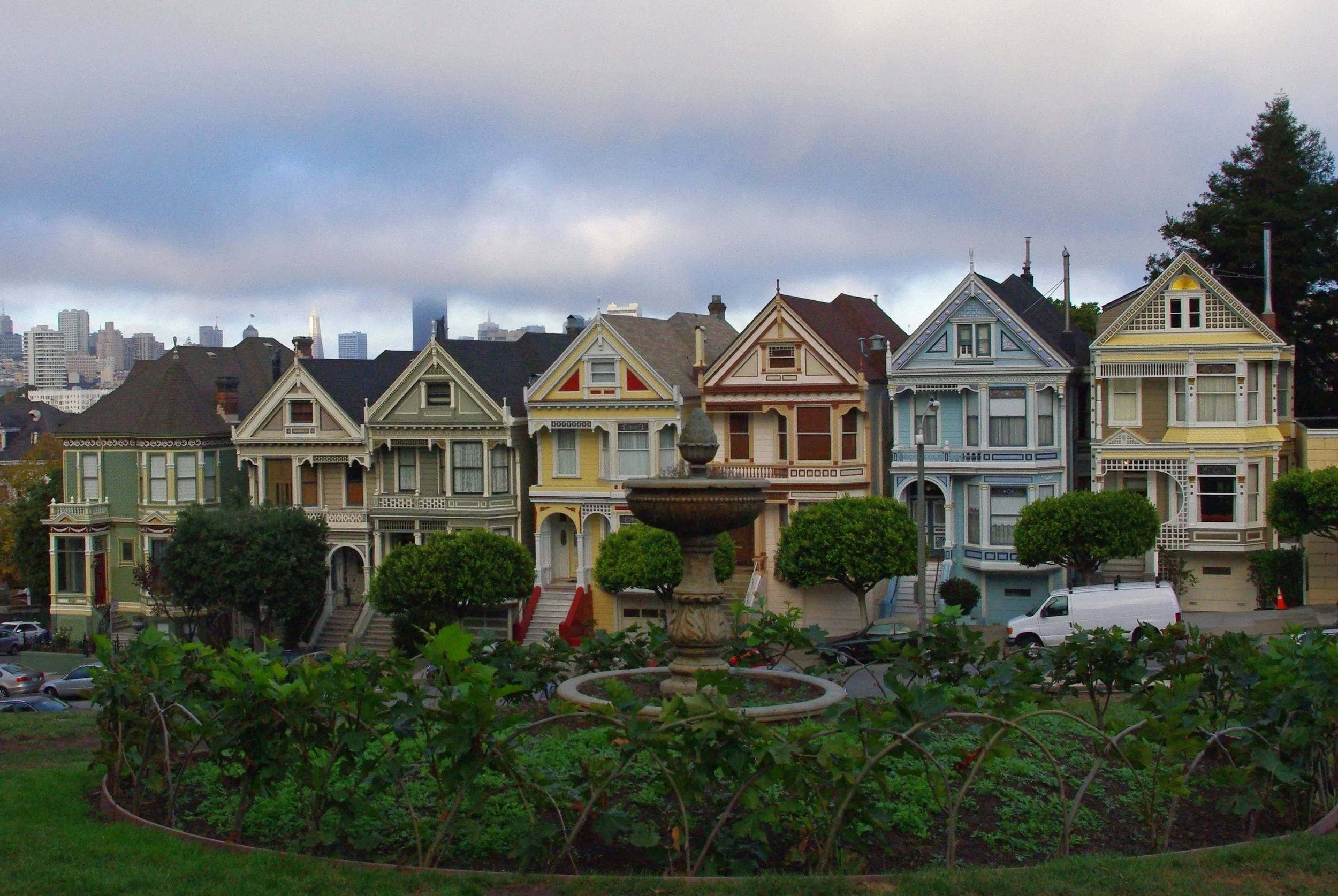 10. Admire the Painted Ladies (houses from the Full House intro)