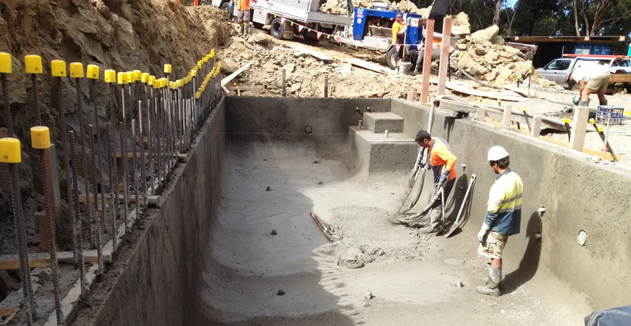 EXPERTS IN SWIMMING POOL CONSTRUCTION
