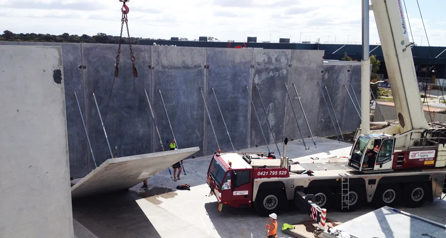 COMMERCIAL CONSTRUCTION