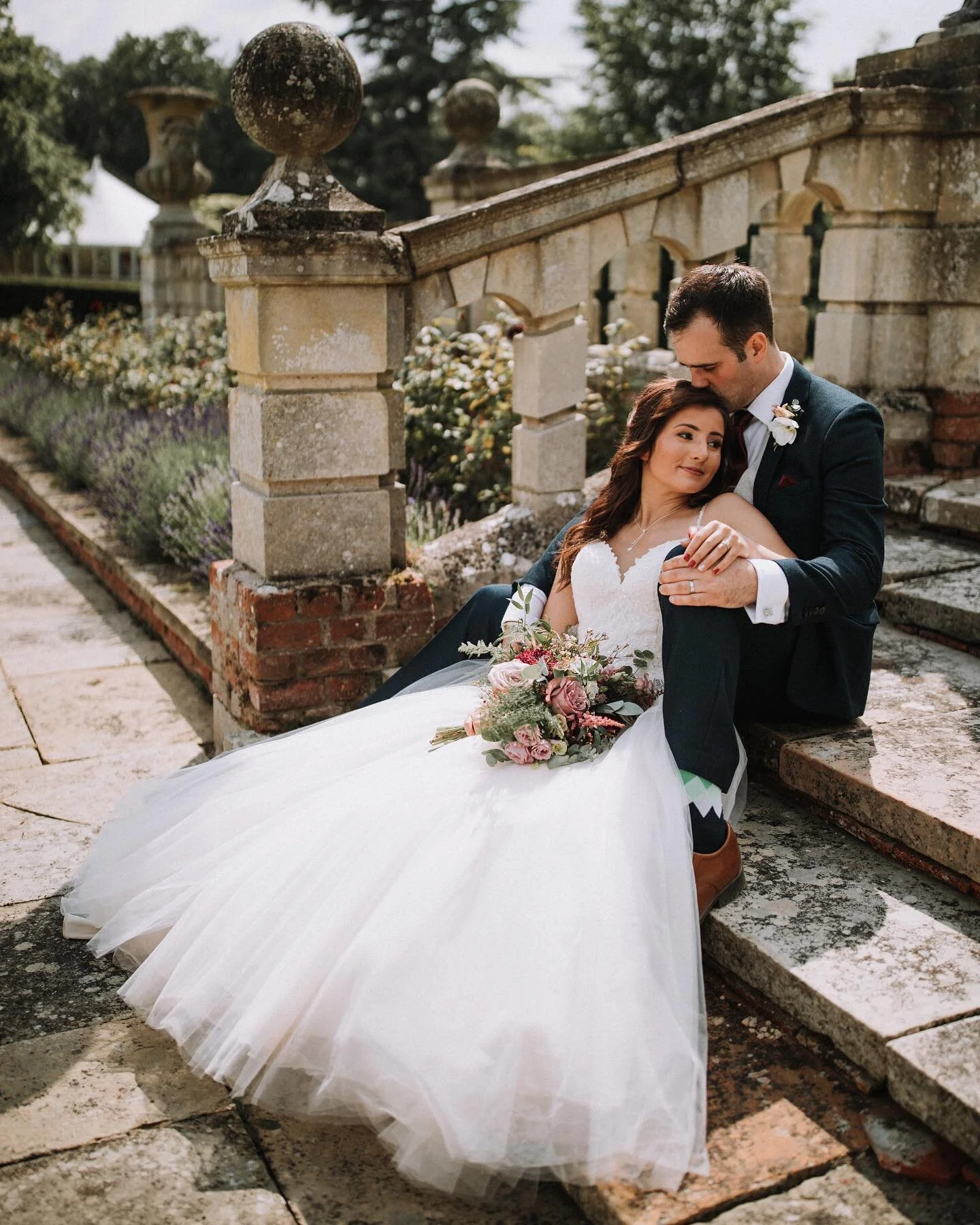 ~ FRIDAY&rsquo;S FAIRYTALE WEDDING ~

So pleased for these guys, the sun was shining for their gorgeous outdoor ceremony, everything was perfect, @longstowehall made a stunning backdrop and we are LOVING these previews. What do you guys think? ❤️

Fl