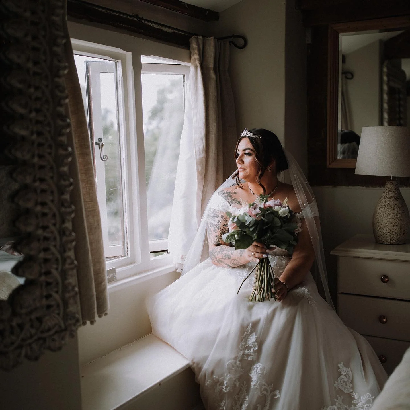 Bridal portraits are the best ❤️❤️ only 10 mins before your ceremony. More memories like these please @romxe