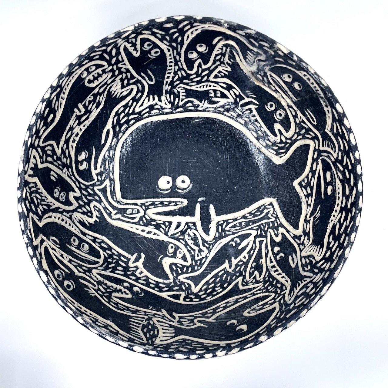 Bowl with whale and fish on the inside and outside
4 x 10 x 10
2025
$