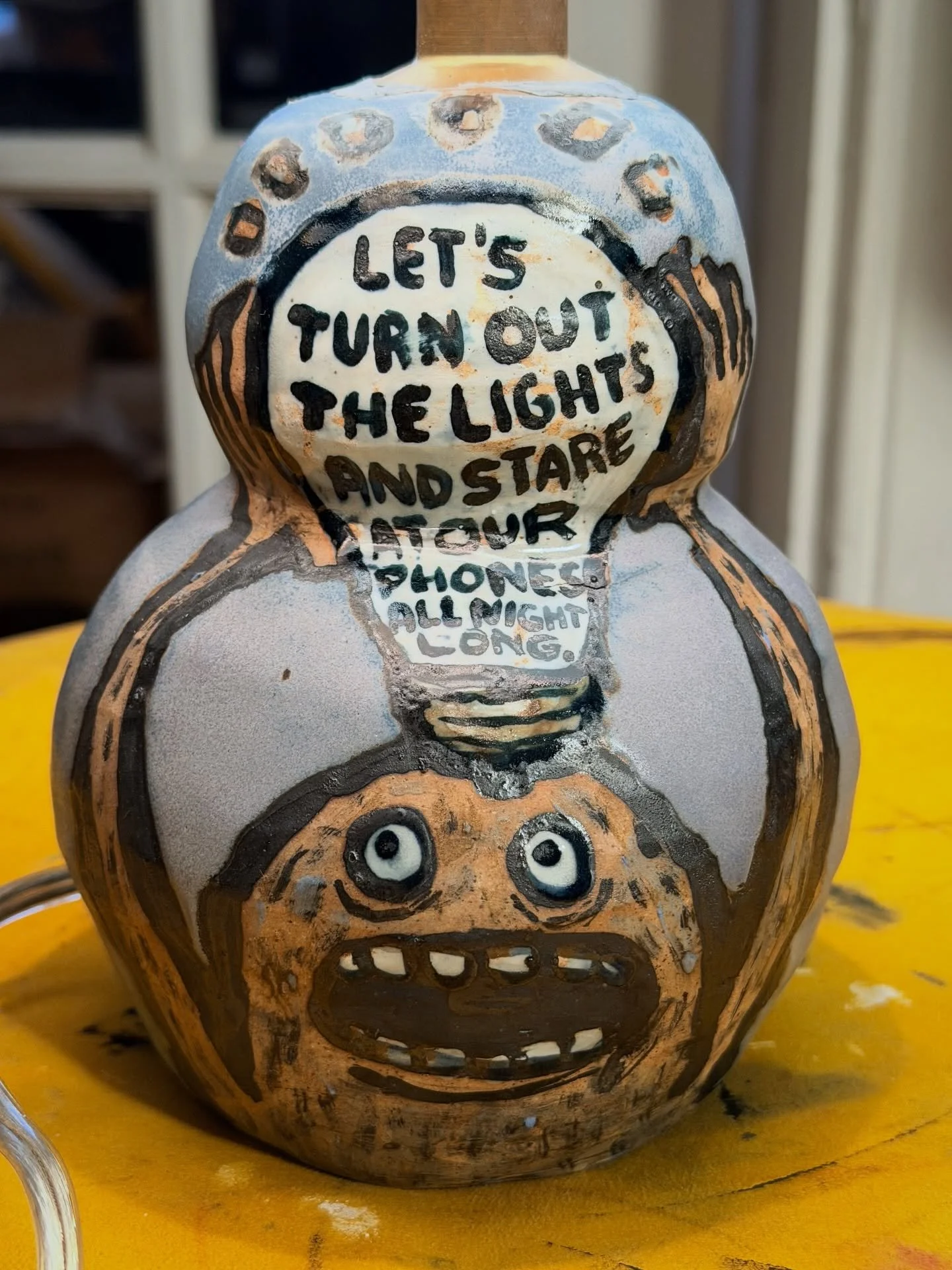 I go to bed early but I go to sleep late.