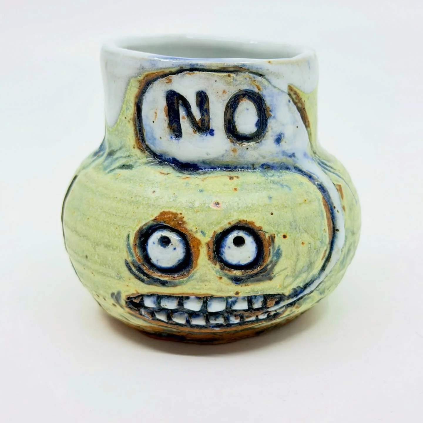 Hey, this one is in a fundraiser auction with @pottersforpalestine to raise money for food and medicine in Gaza. It&rsquo;s 3 or 3.5 inches tall. I forget. It&rsquo;s a good one. You can bid in $5 (or more) increments by writing a comment below. Star