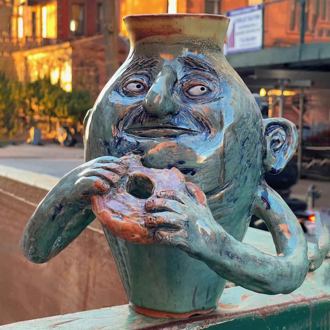 Vase eating a donut
10 x 10 x 8
2025
$