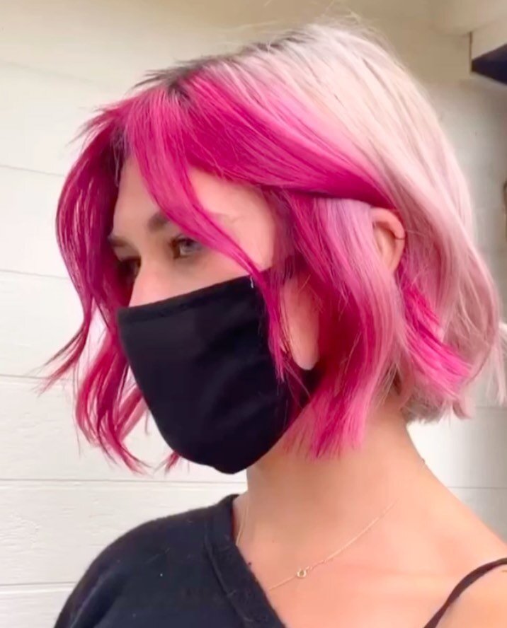 PINK WITH ENVY🌸💗 we are LOVING this transformation by @amandamaedesign_ swipe to see the before 👉🏼

♡

♡

♡

♡
#colorcorrection #pinkhair #americansalon  #encinitassalon #encinitashairstylist #encinitashair #evohair #evohaircare #davines #davines