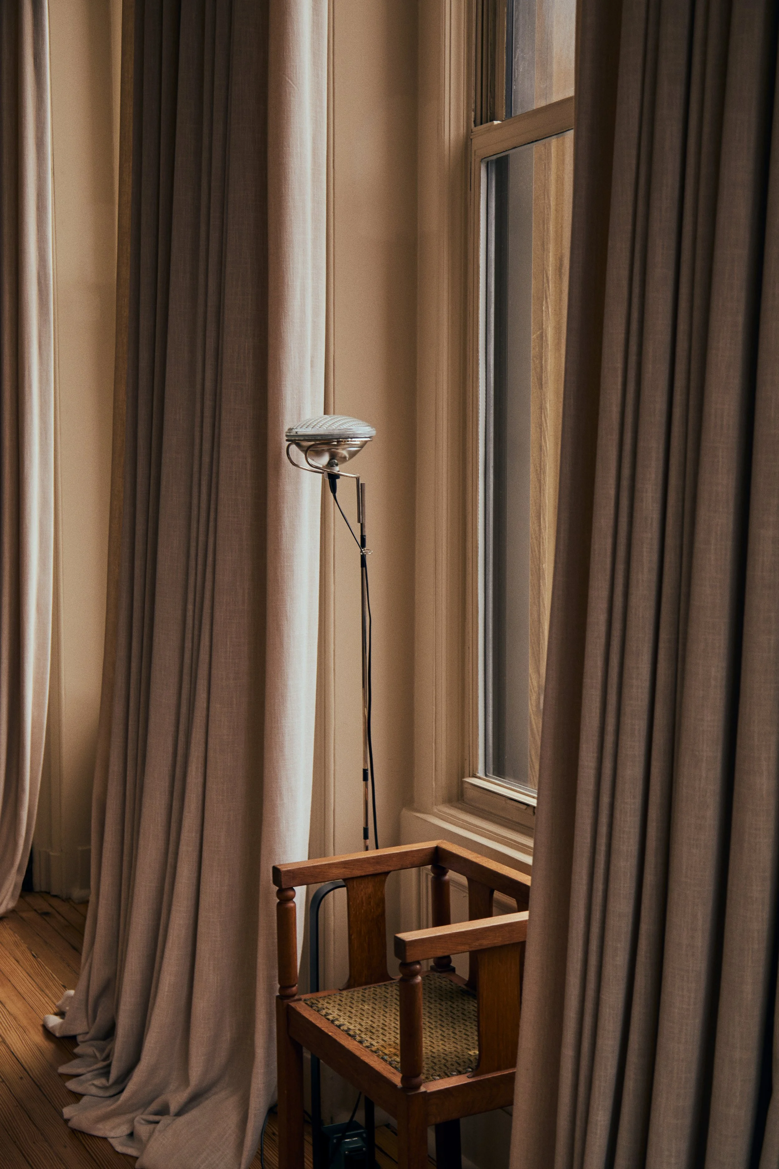 35WhiteStr_Beni_CK0059 3.jpg