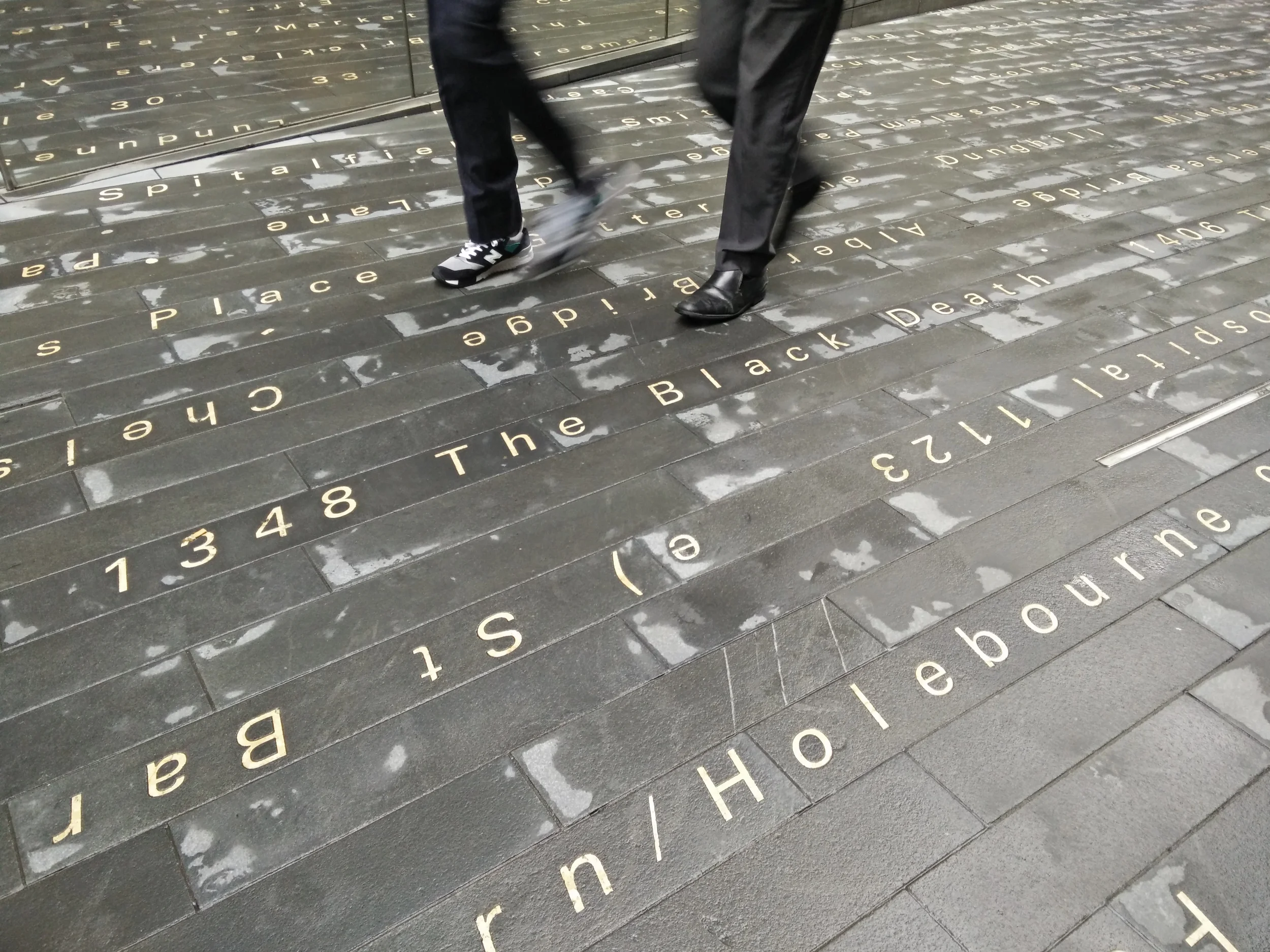 Integrated and Independent Public Art - a Rainy Day's Tour in London