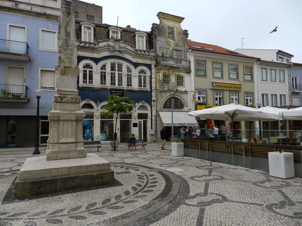 Could we reinvent the charm of old city centers ?