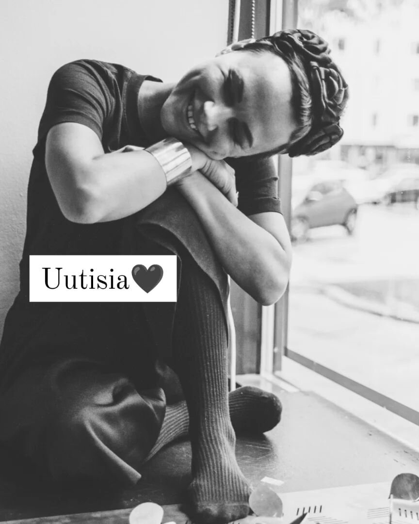 Sain valtion kolmivuotisen taiteilija-apurahan! 😍🤯

Tiedossa paikkasidonnaisen taiteen tekemist&auml; ja tutkimista eri tavoin, my&ouml;hemmin siit&auml; lis&auml;&auml;, nyt vaan et JEEEEEEEEE! ❤️&zwj;🔥😱😍

#sitespecificart #publicart #grant #ta