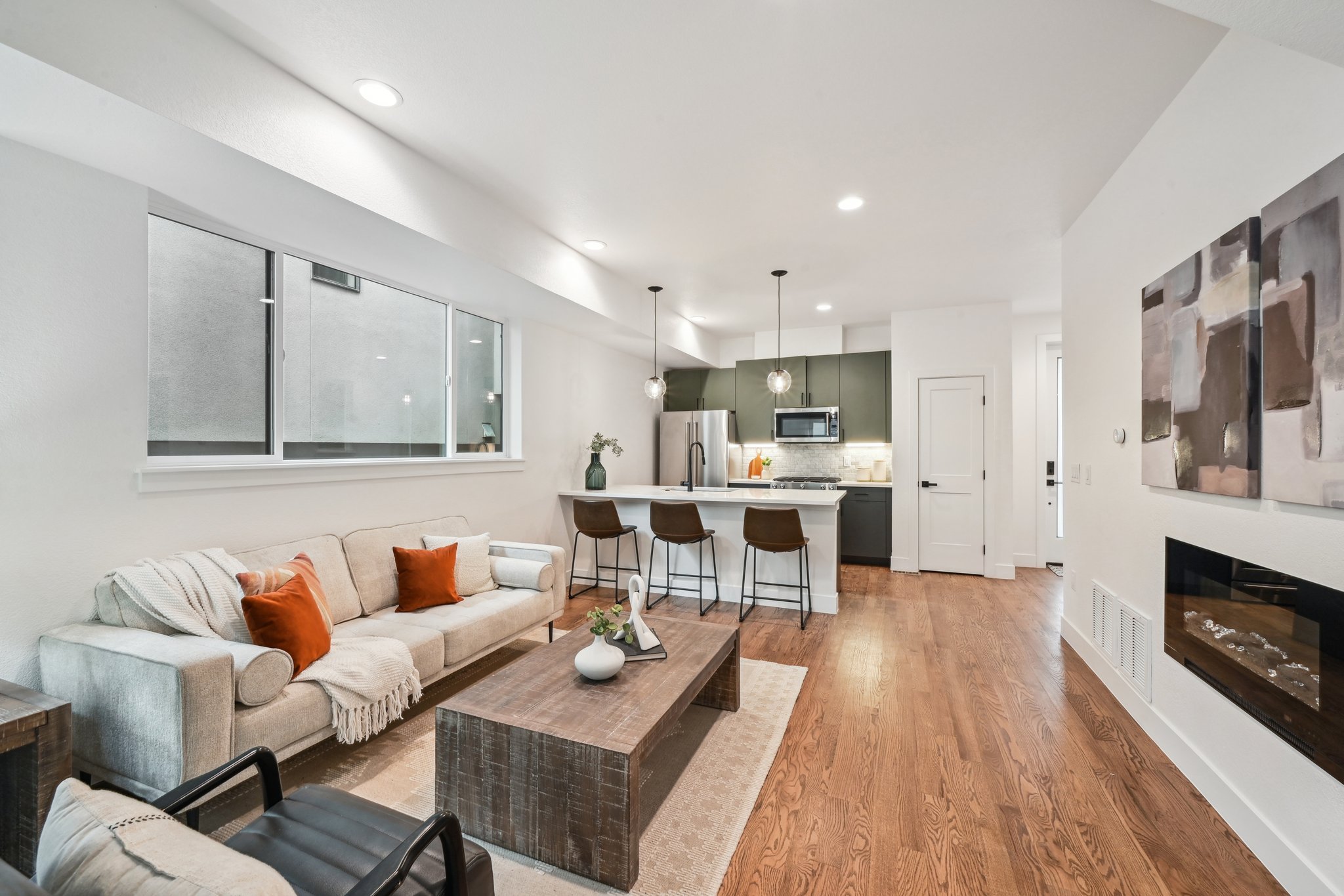 009 Living area.jpg