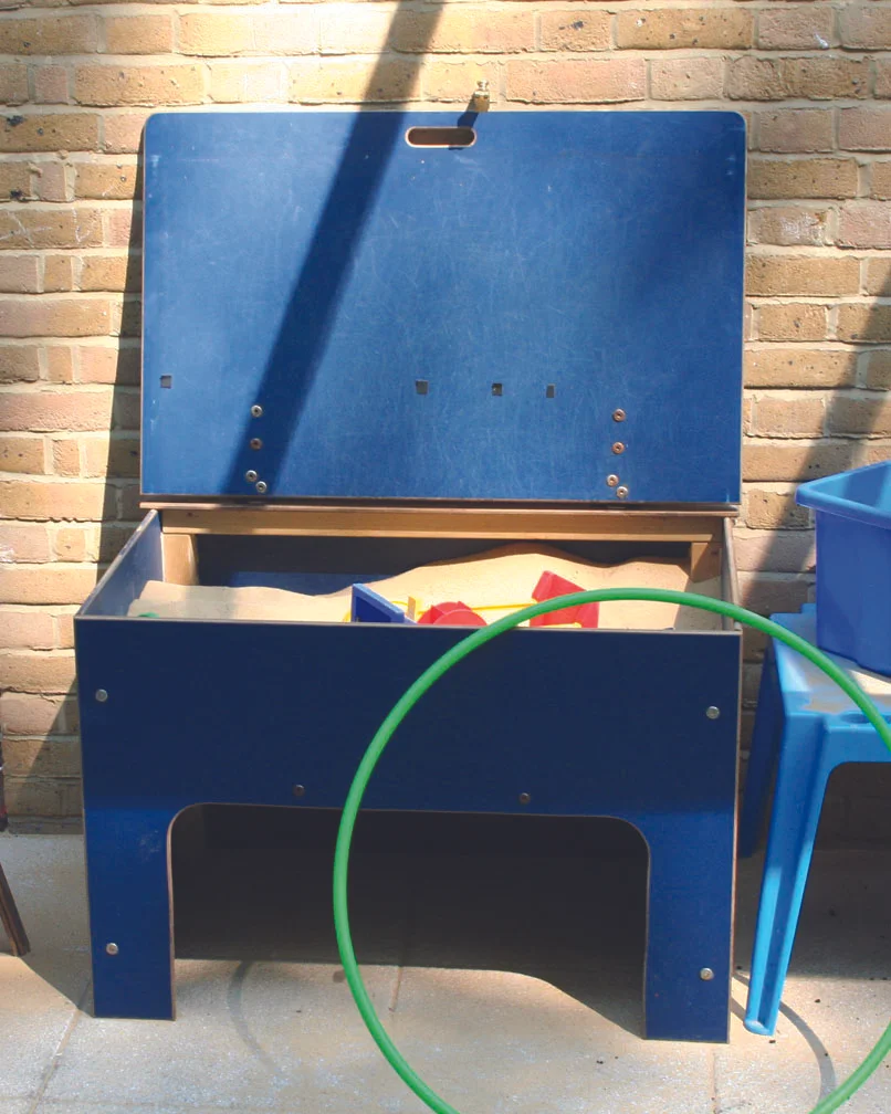 Standing Height Sandpit : Code A1998