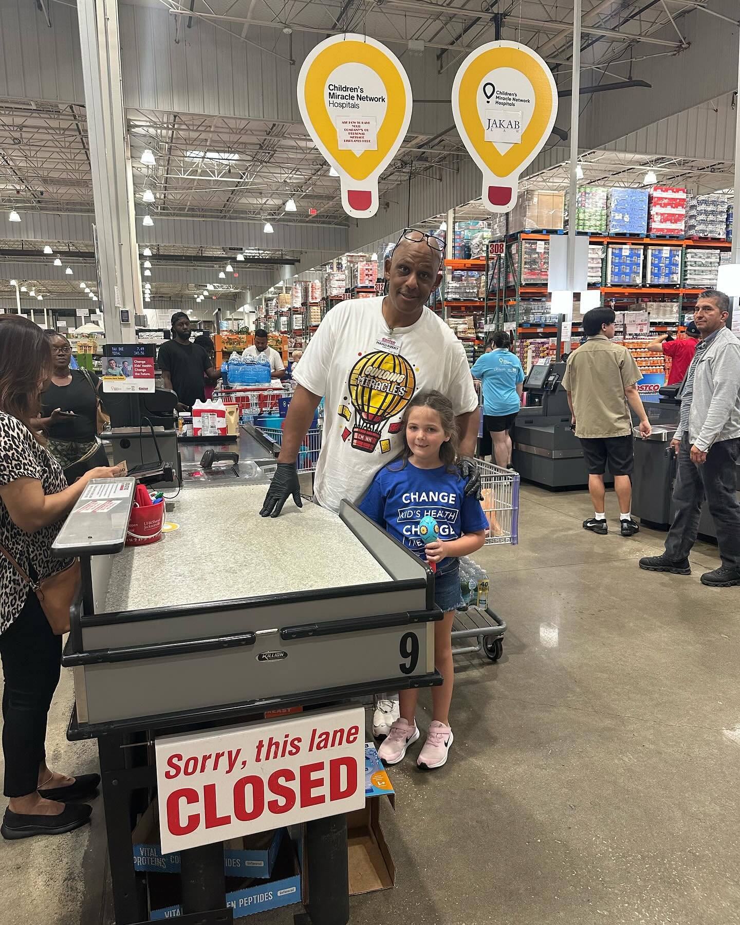 We &hearts;️ @costco and their support of @cmnhospitals ! Warehouses 357, 1294 and 1615 had special visits from our ambassador families this weekend and matched customer donations! You can still visit until May 31 to make a donation to @wolfsonchildr