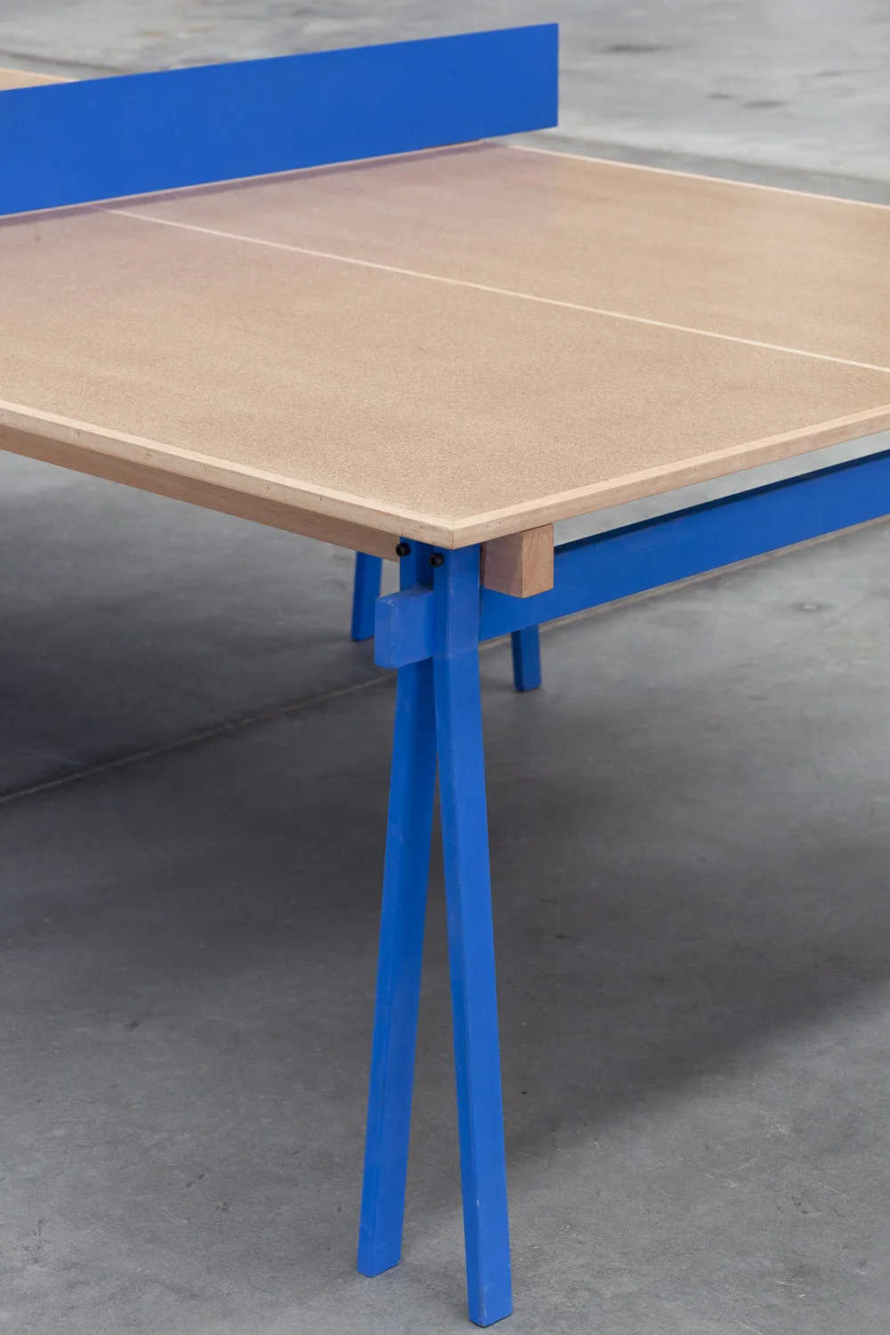 PNG PNG Estructura metálica Placa aglomerado y madera de guatambú maciza Valores: - 1525 x 2740 x 755 $20.720.- + I.V.A. Material de erminación: laca poliuretánica satinada
