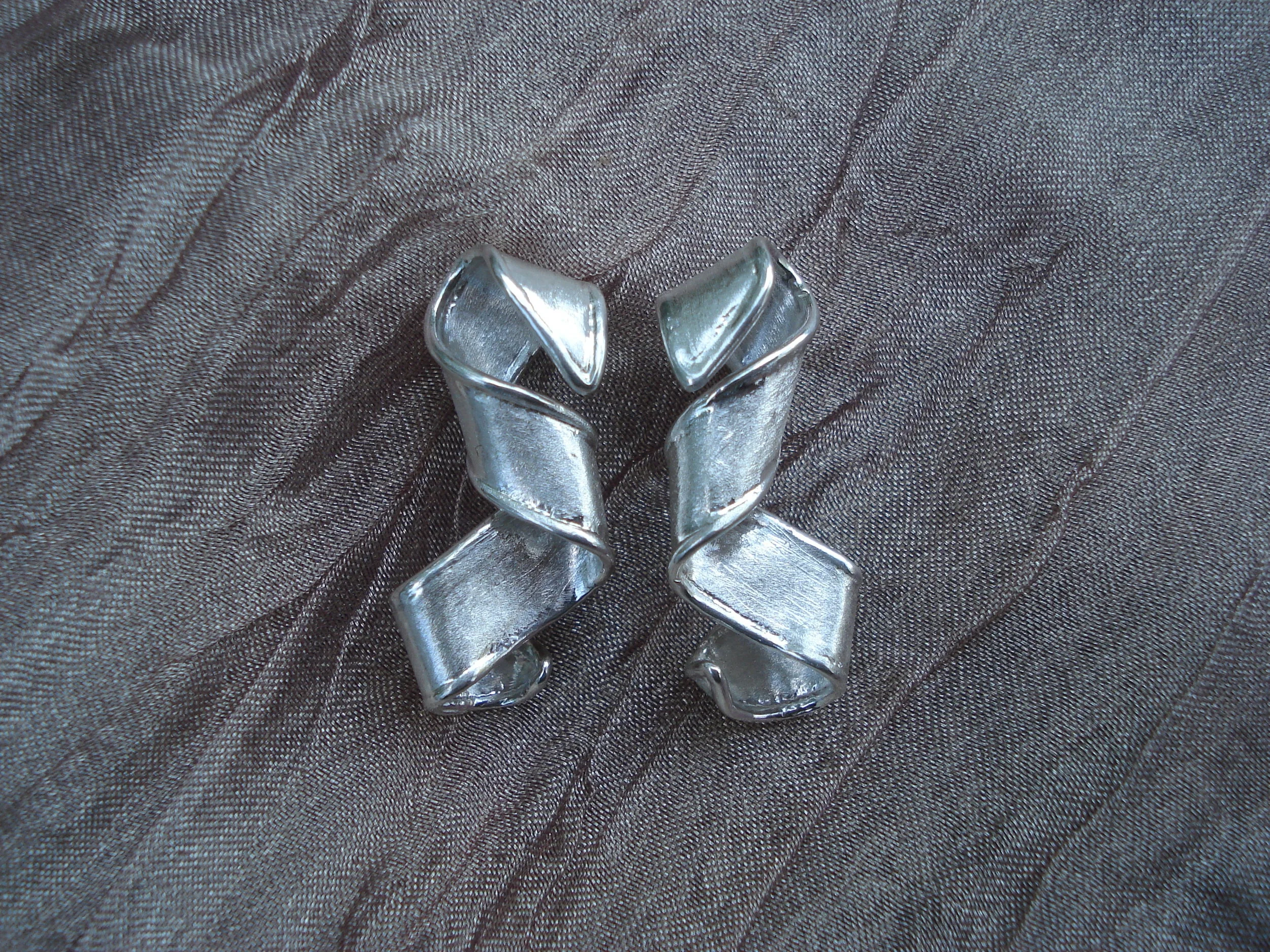 Elegance. Petite Ribbon Designer Earrings