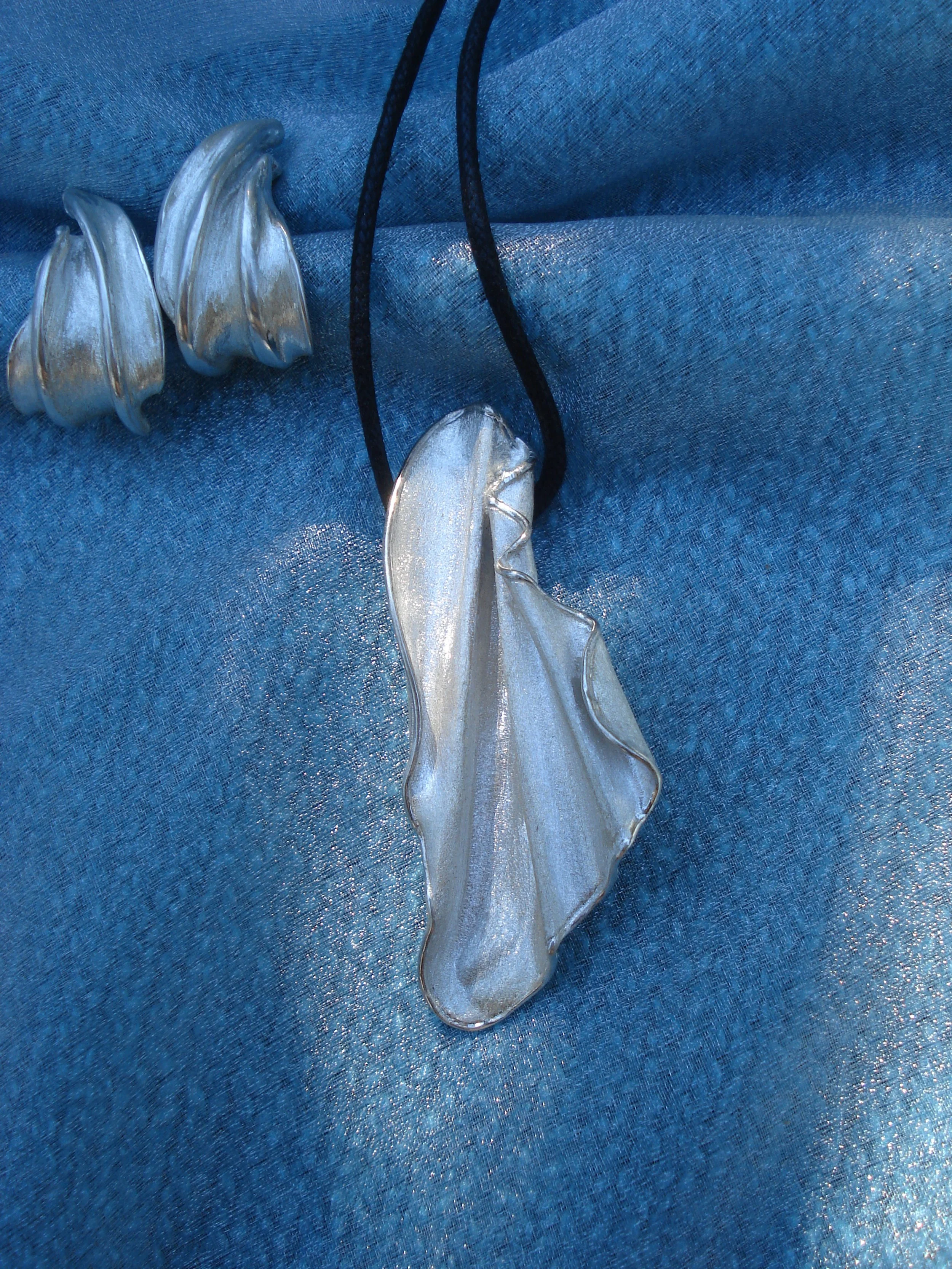 Sea Congress Earrings & Oceania Pendant