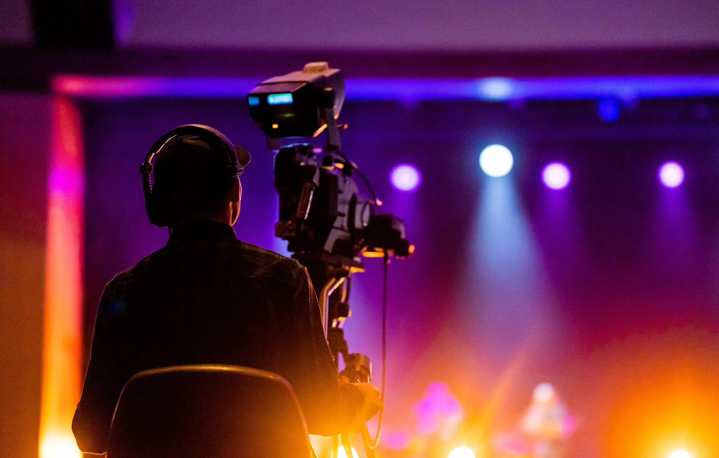 8 Factors to Consider When Hiring an Event Videographer