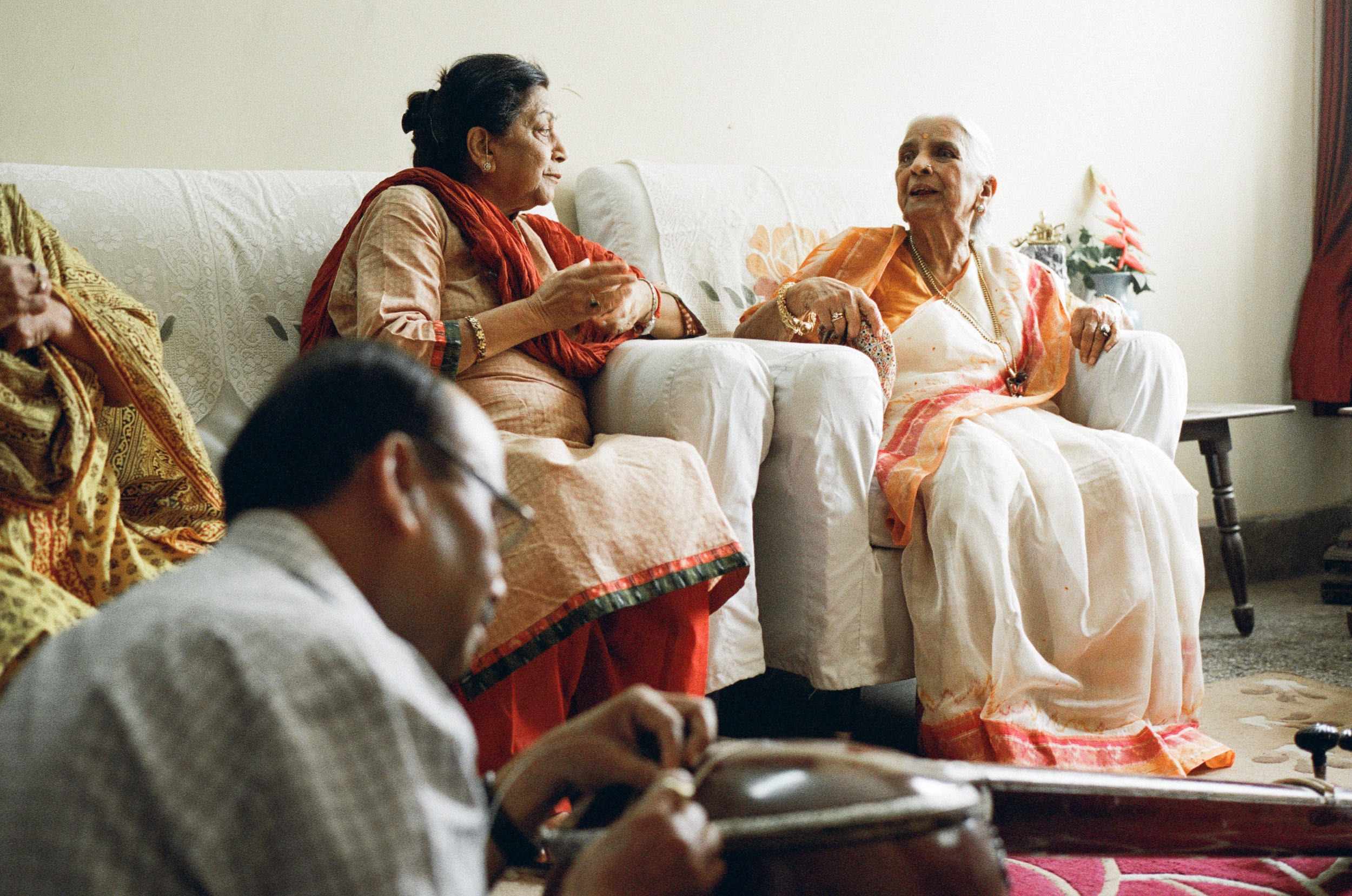  Girija Devi in the company of friends at her home in Varanasi  Varanasi, 2017 