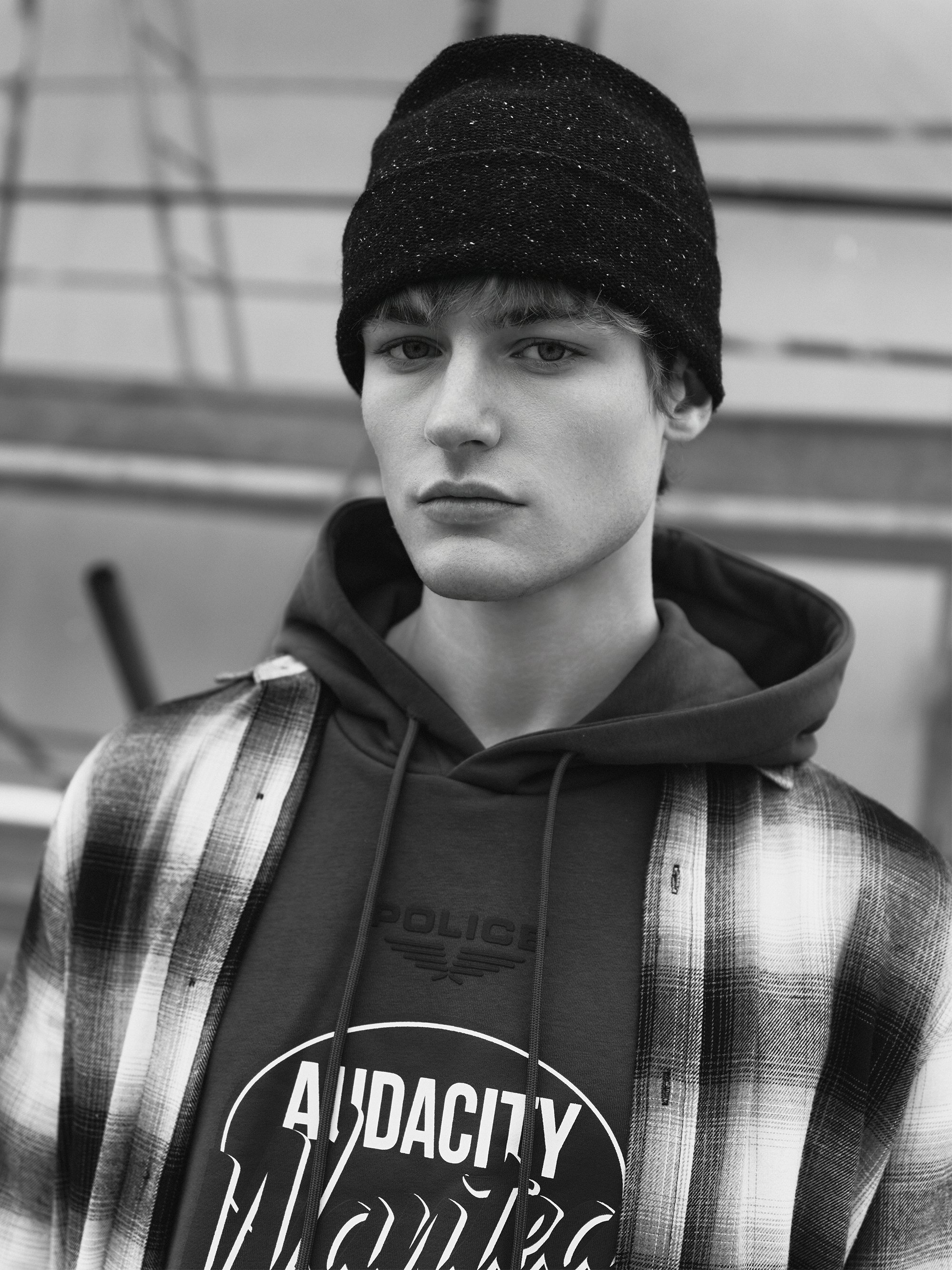 POLICESTYLE_GIUSEPPE VITARIELLO_Tavola da disegno 16.jpg