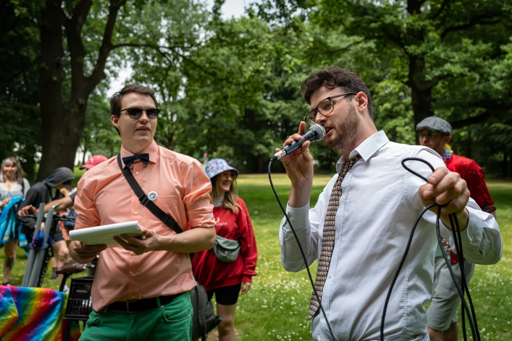 03 Matt commentating and Johannes as a judge.jpg